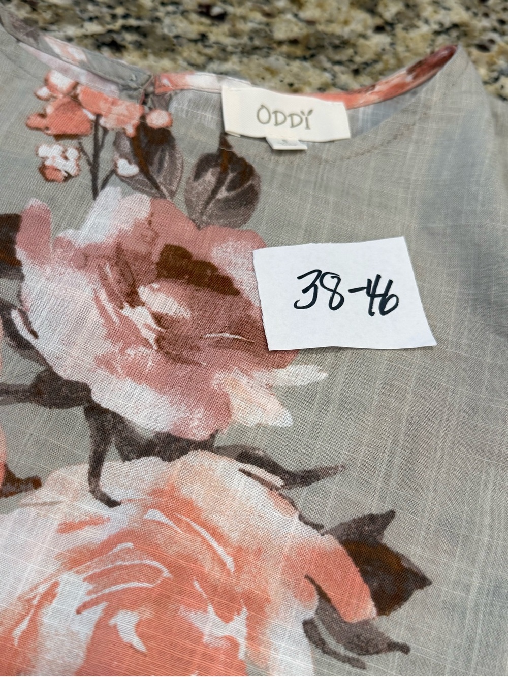 ODDY gray rose floral top elbow sleeves colorful roses SZ SM - Picture 12 of 13